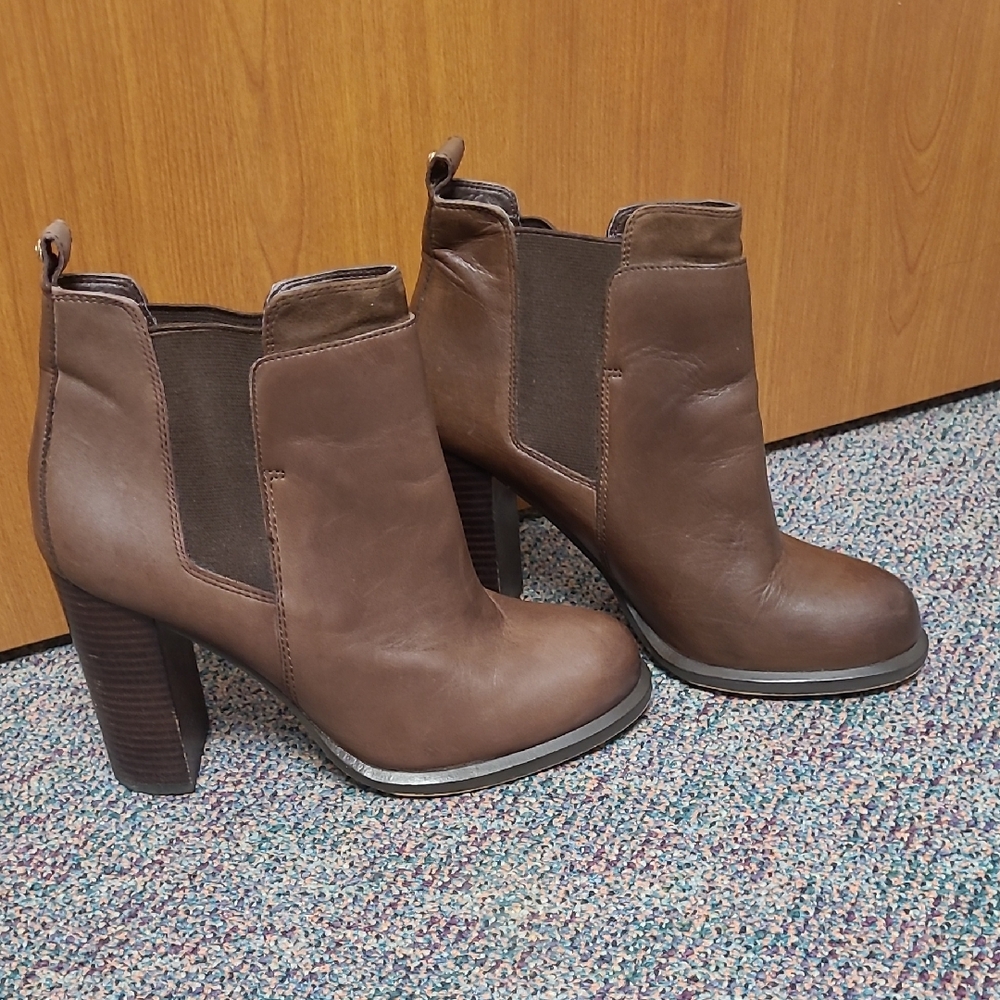 Like New Sam Edelman Kenner Chelsea Brown Leather Ankle Boots